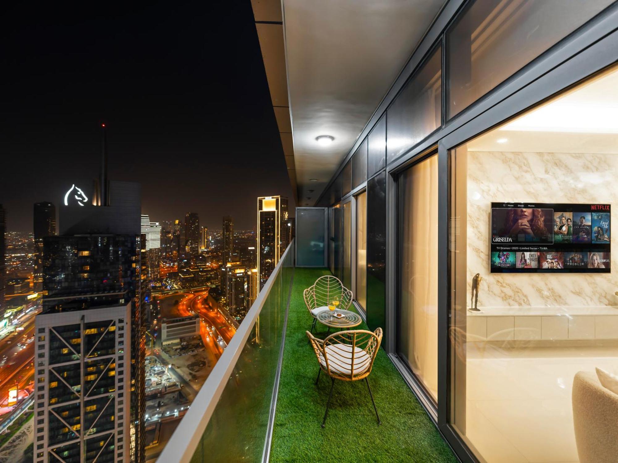 Apartment Paramount Midtown - Luxury By Dale Lee