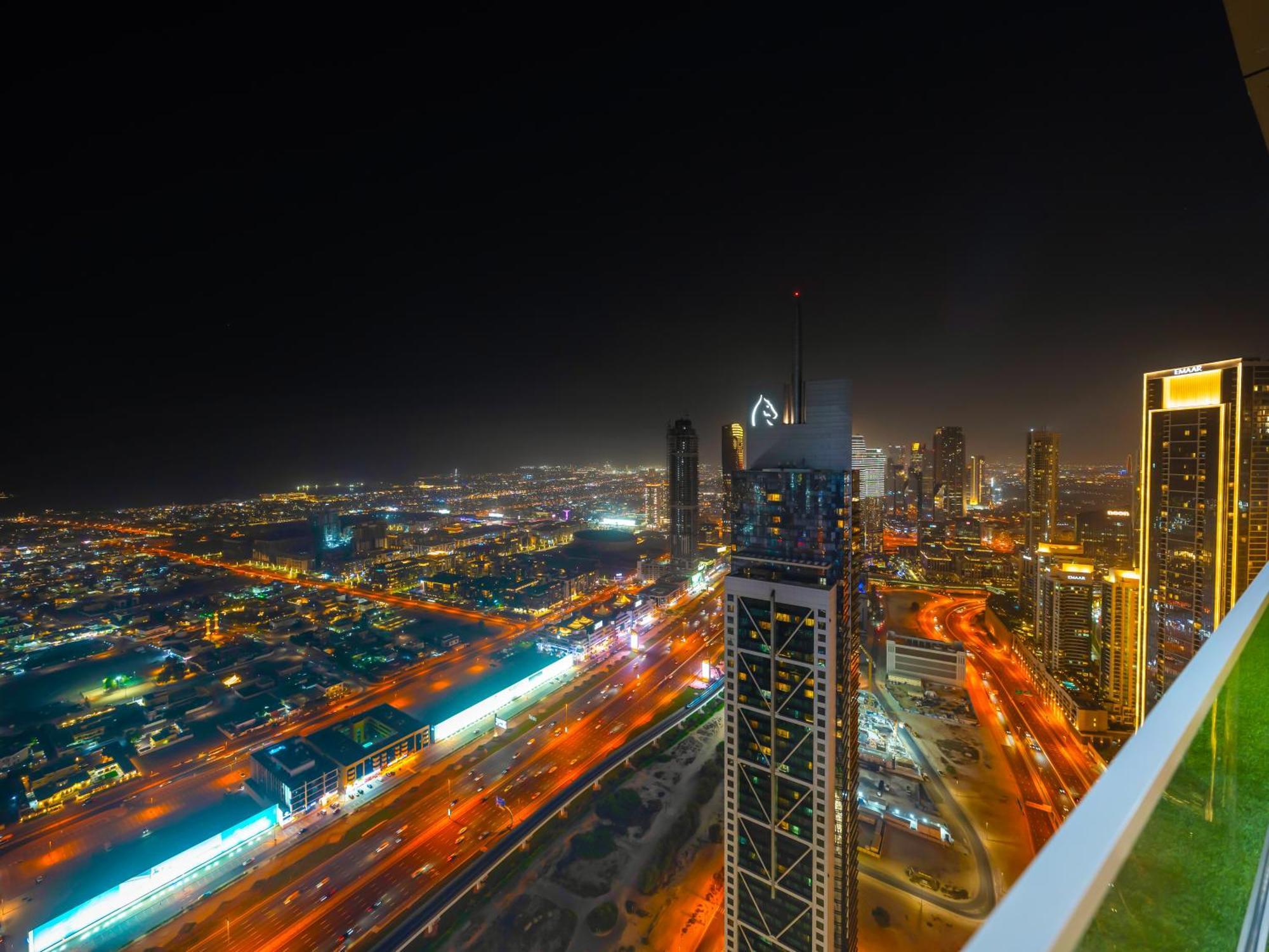 Apartment Paramount Midtown - Luxury By Dale Lee Dubai